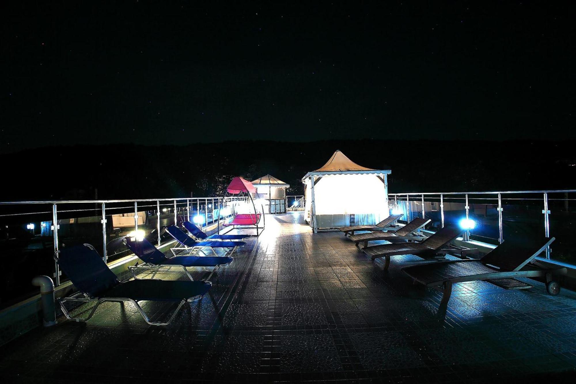 Private Apartment With Parking And Pool Balchik Exterior foto
