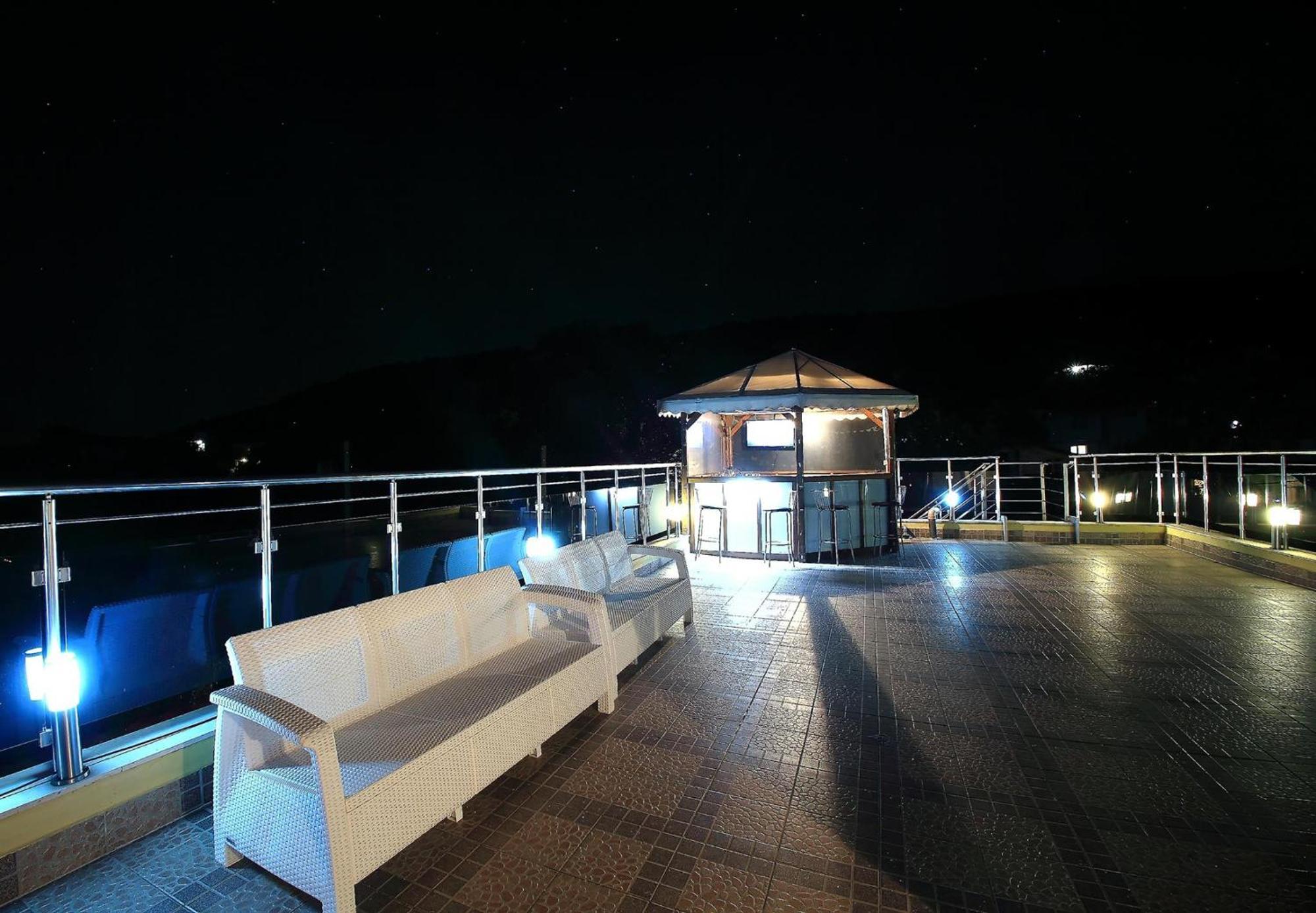 Private Apartment With Parking And Pool Balchik Exterior foto